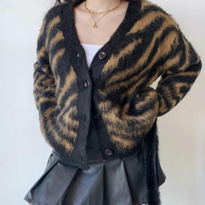 Cozy Y2K-Inspired Fuzzy Cardigan for Effortless Summer Outfits