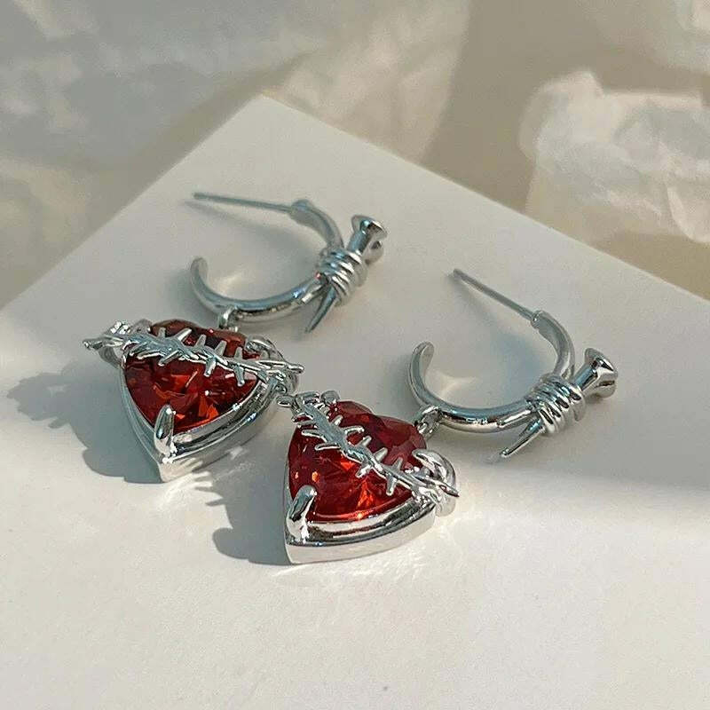 Gothic Barbed Heart Earrings for Y2K Fashion & Grunge Aesthetic