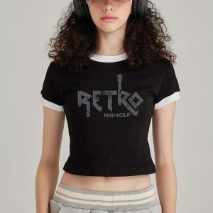 Retro Y2K Graphic Tee: Vintage 90s Aesthetic for Effortless Style