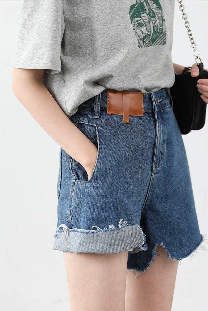 Trendy Distressed Jean Shorts for Y2K Summer Outfits & 90s Vibes