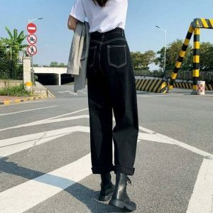 Trendy Normcore Jeans: Embrace Y2K Fashion with Baggy Style & Comfort