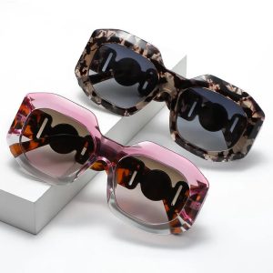 Trendy Oversized Square Sunglasses for Y2K Fashion & Summer Outfits