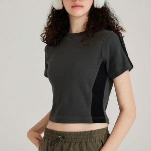 Trendy Y2K Cropped Tee for Effortless Summer Outfits & Aesthetic Vibes