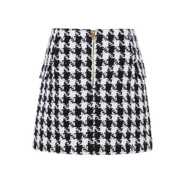 Trendy Y2K Mini Skirt: Embrace 90s Fashion with a Grunge Aesthetic