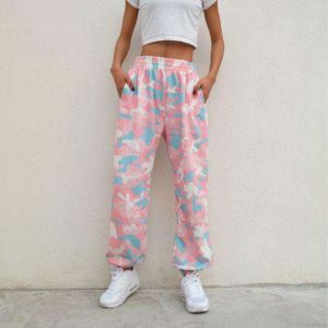 Trendy Y2K Pink Camouflage Cargo Pants for Stylish Summer Outfits