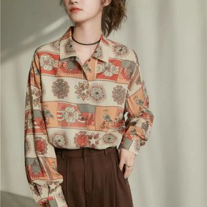 Vintage Figured Grandmacore Shirt - Y2K Aesthetic with 90s Vibes