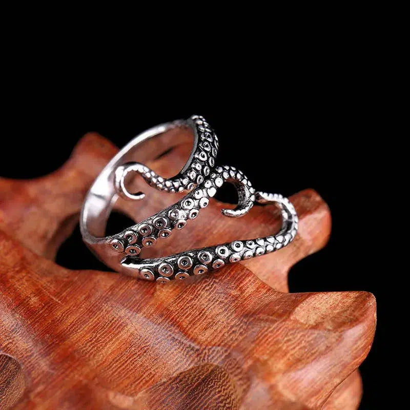 Y2K Aesthetic Octopus Ring: Trendy Gold Jewelry for Unique Outfits