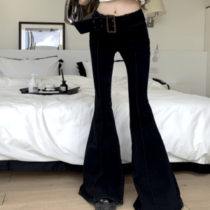 Y2K Bell Bottoms: Trendy Flare Jeans for a Retro Summer Vibe