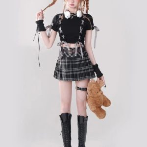 Y2K Dark Coquette Crop Top: Trendy Grunge Aesthetic for Summer Outfits