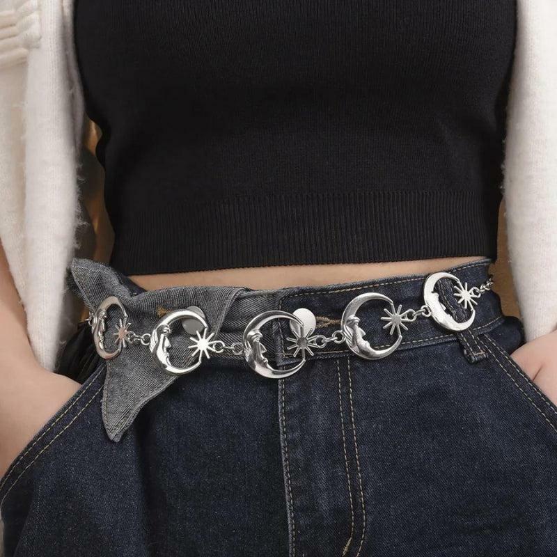 Y2K Fashion Moon Belly Chain: Elevate Your Summer Outfits & Aesthetic