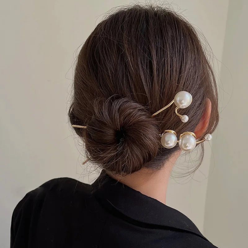 Y2K Fashion Pearl Hair Pins for a Chic 90s Aesthetic Look