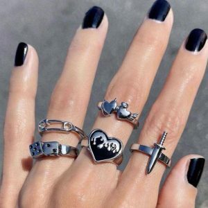 Y2K Grunge Rings Set: Vintage-Inspired Accessories for Aesthetic Outfits