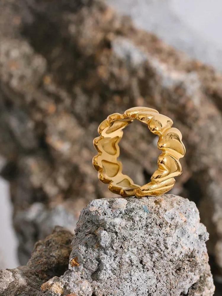 Y2K Heart Ring: Trendy Gold Jewelry for Coquette Aesthetic Lovers