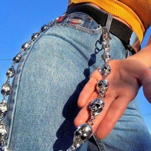 Y2K Skull Head Belt Chain: Edgy Accessory for Grunge and 2000s Fashion